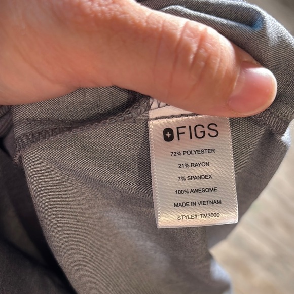 Figs Gray Short Sleeve Tee V-Neck - Picture 4 of 7